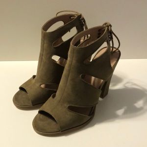 Cute army green heels